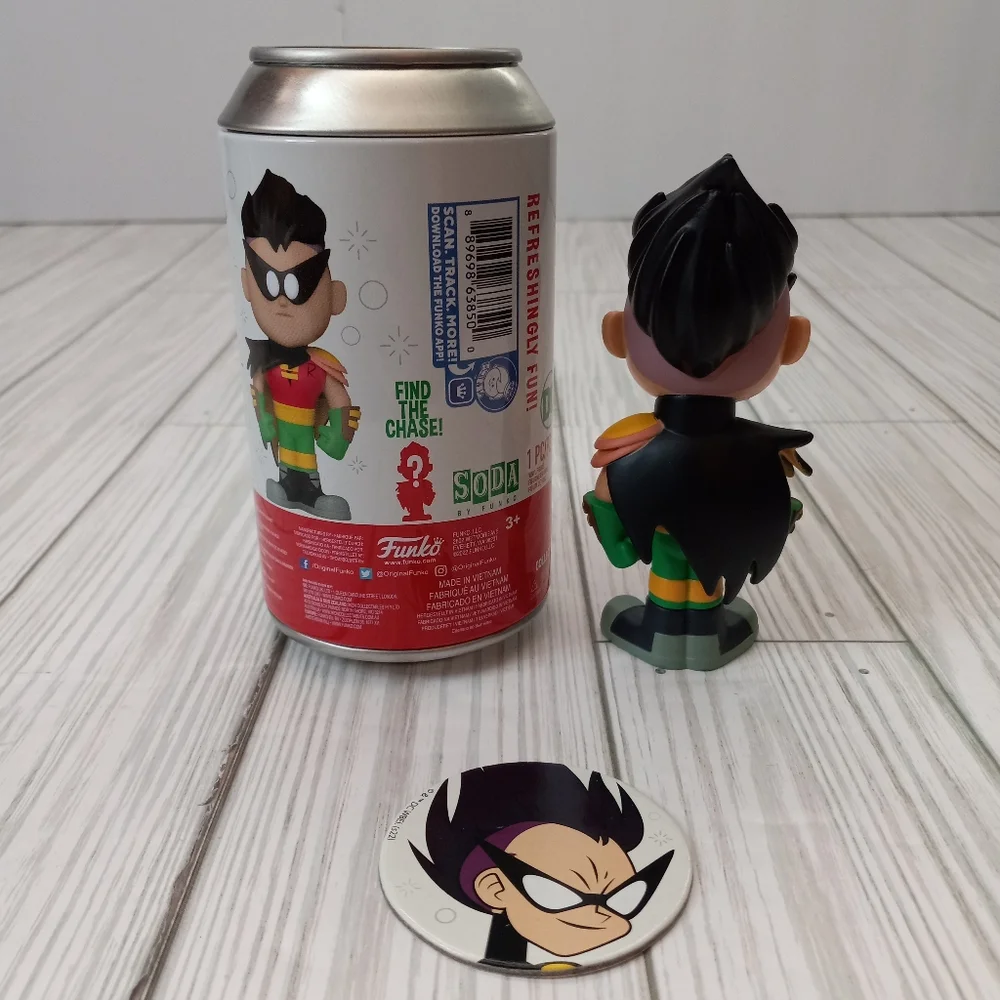 Funko Robin Teen Titans Go! Vinyl Soda Figure